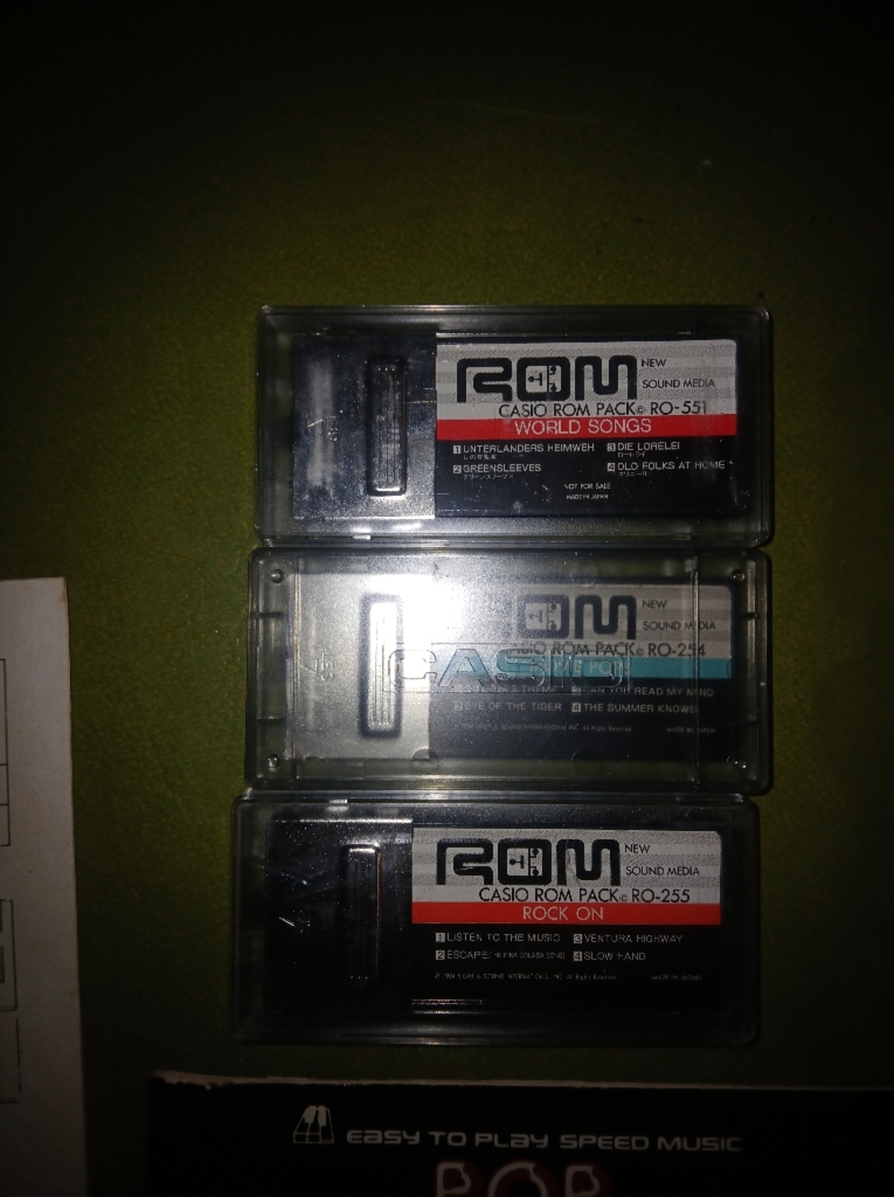 Casio PT-80 Keyboard with Pop/Rock (RO-253) and 4 World Songs (RO-551) ROM Packs - Picture 5 of 12